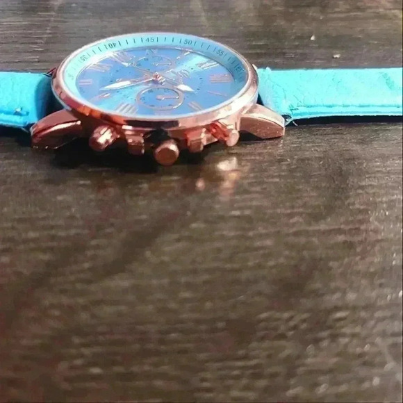 Blue women's watch - Picture 4 of 6